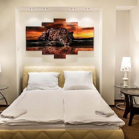 Hotel Hensch Lodz  Luaran gambar