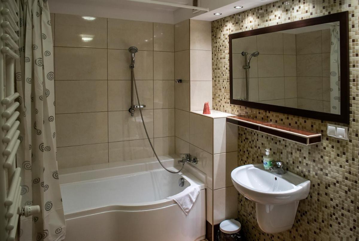Hotel Hensch Lodz  Luaran gambar