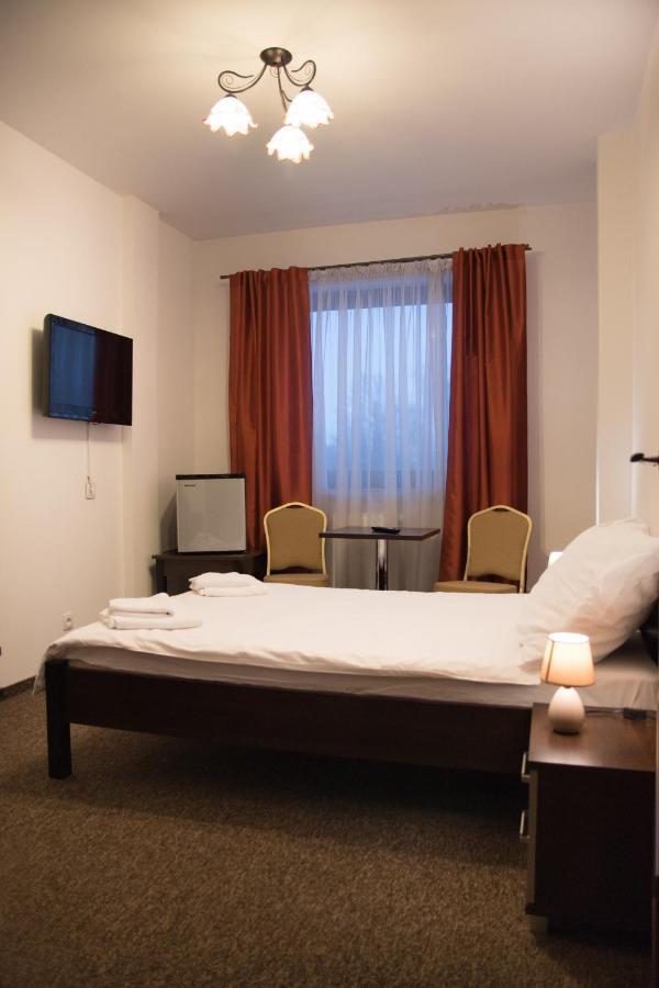 Hotel Hensch Lodz  Luaran gambar